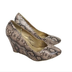Torrid Snakeskin Almond Toe Wedge Shoes 10W